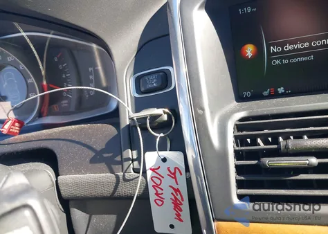 2017 Volvo Xc60 T5 Inscription z USA, uszkodzony, nr VIN YV440MDU3H2008371